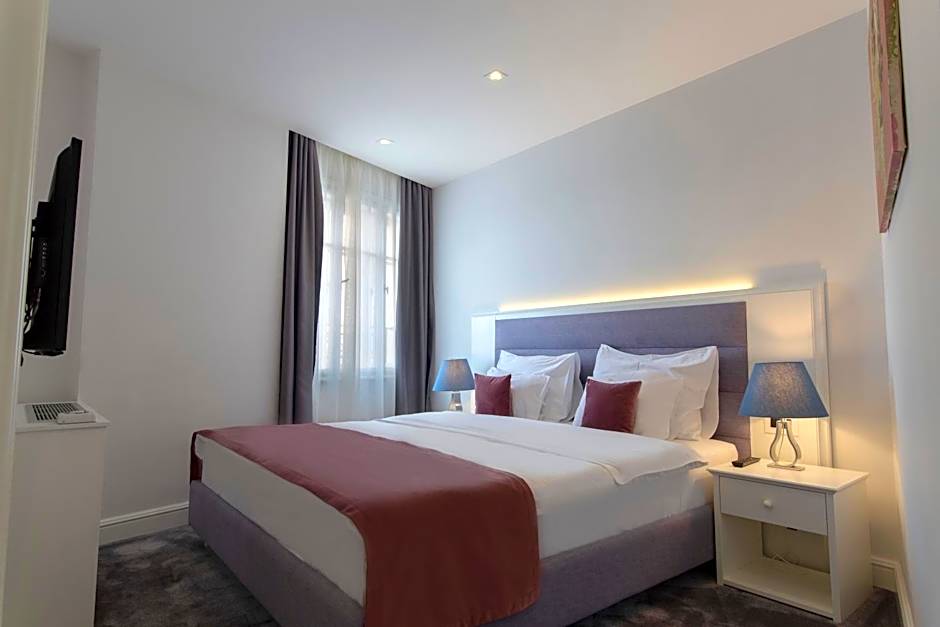 Public House Hotel