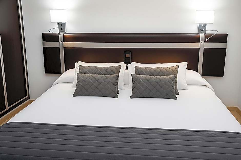 Photo 1 of 8 of Double Room