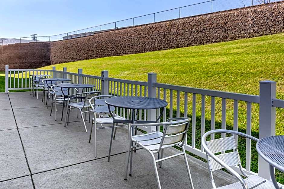 Comfort Suites Lancaster Amish Country