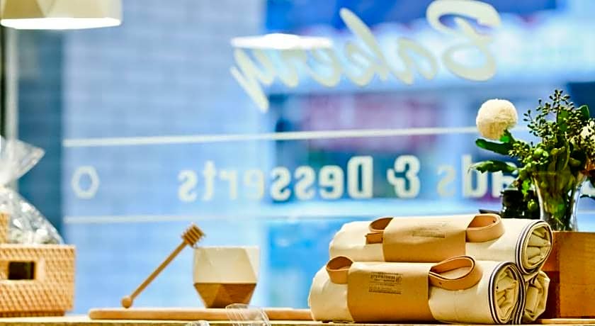 Bee House by Cosmos Creation