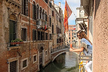 Junior Suite with Canal View