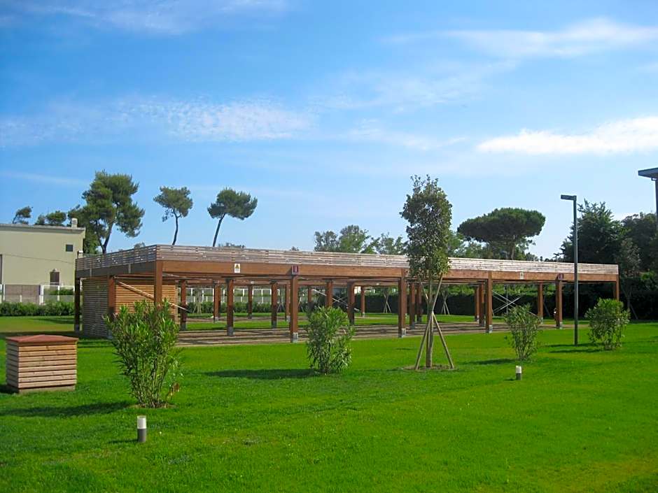 Eliopoli Beach Hostel & Restaurant