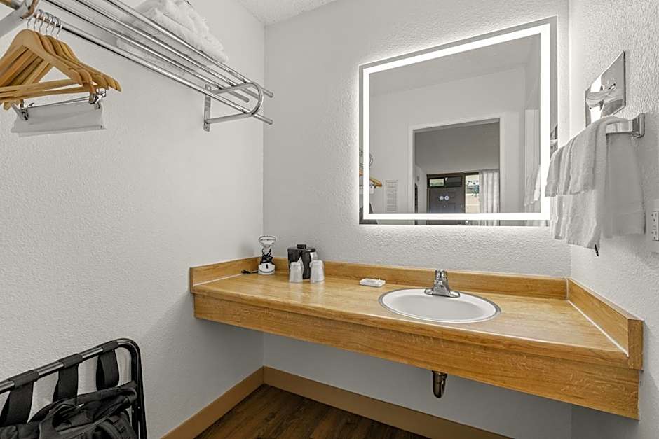 Vagabond Inn Executive Old Town