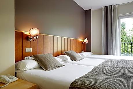 Superior Double Room with Two Beds