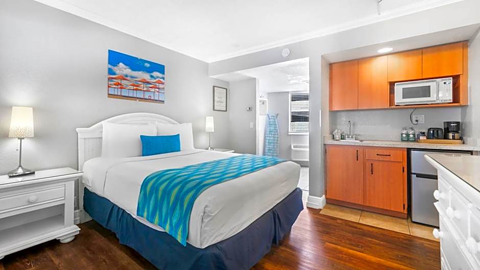 Pelican Pointe Hotel