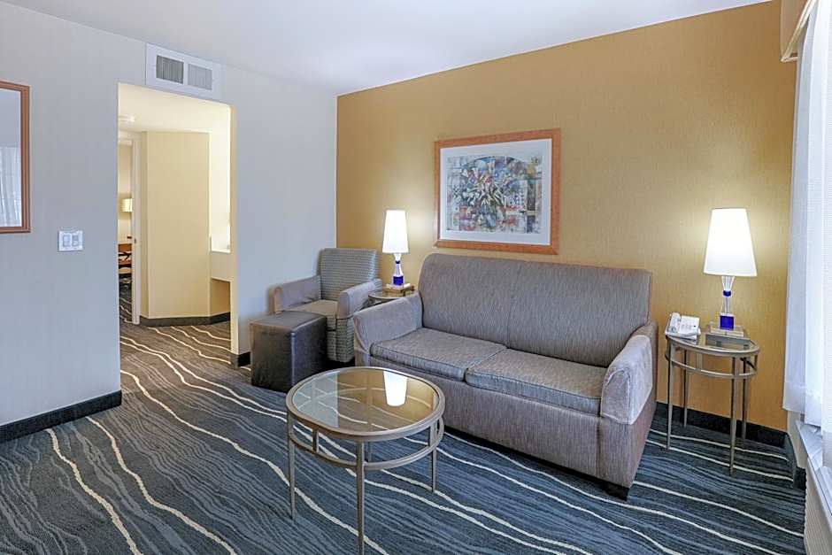 Ramada by Wyndham Costa Mesa/Newport Beach