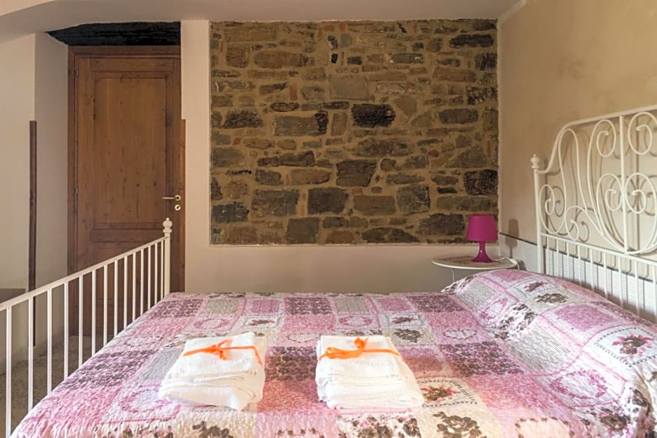 Casale storico nella campagna cilentana