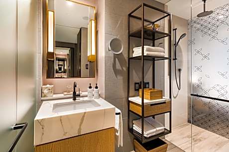 2 Double Premium City View Club Lounge Access