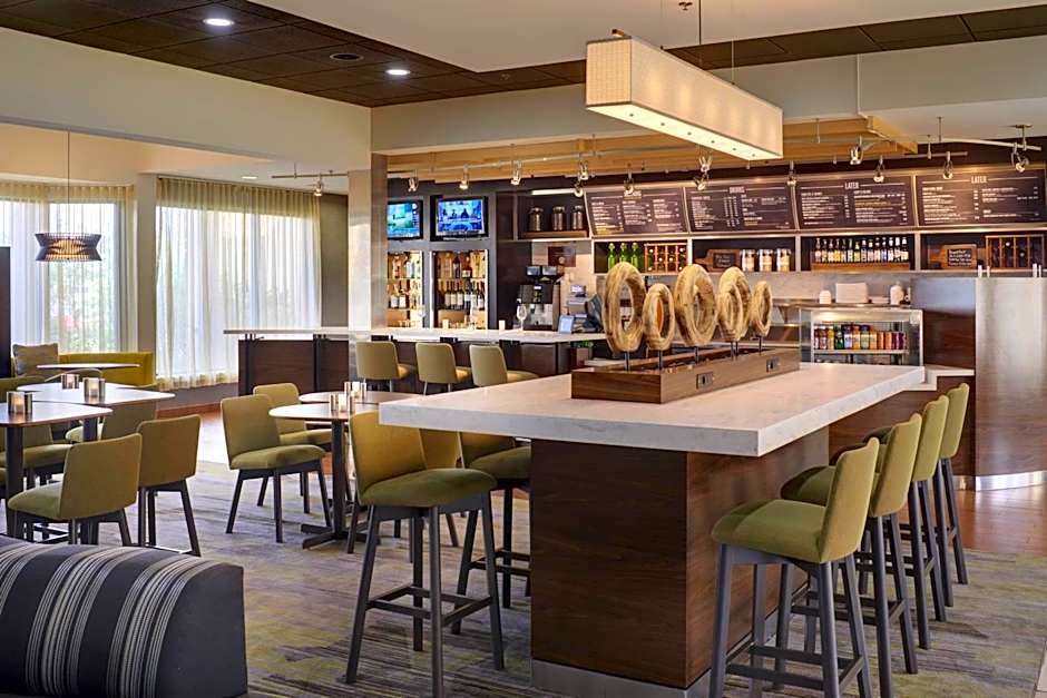 Courtyard by Marriott Indianapolis Airport