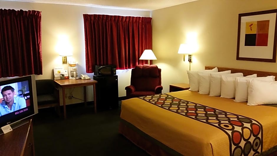 Super 8 by Wyndham Dodge City