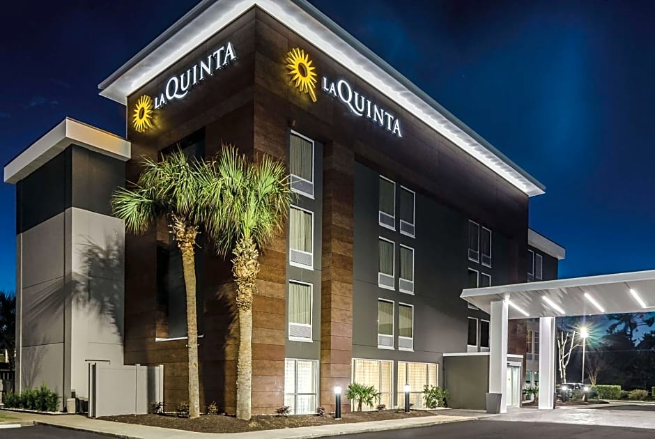 La Quinta Inn & Suites by Wyndham Myrtle Beach at 48th Avenue