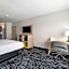 Days Inn & Suites by Wyndham Norton Shores/Muskegon