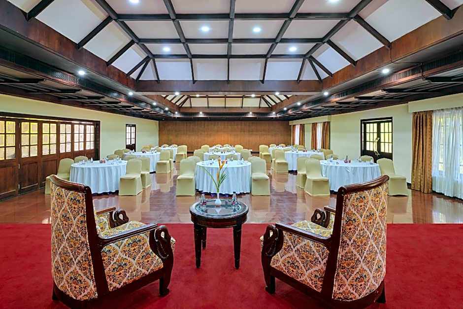 Sterling Lake Palace Alleppey