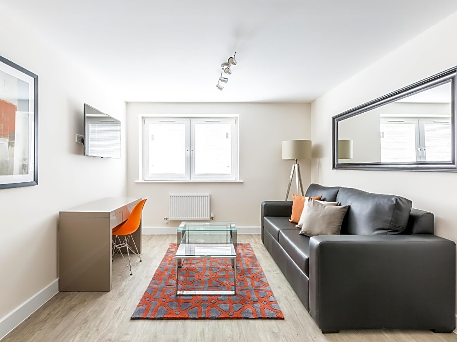 HOF Apartments Central Gate - Newbury