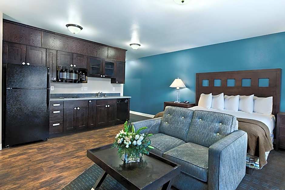 Oxford Suites Silverdale