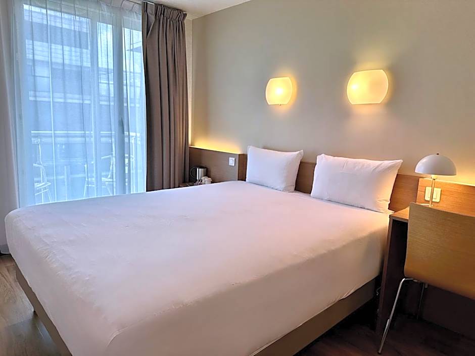 CAMPANILE PARIS 12 - Bercy Village