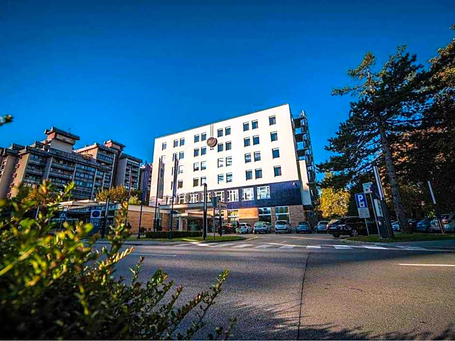 Hotel Paka