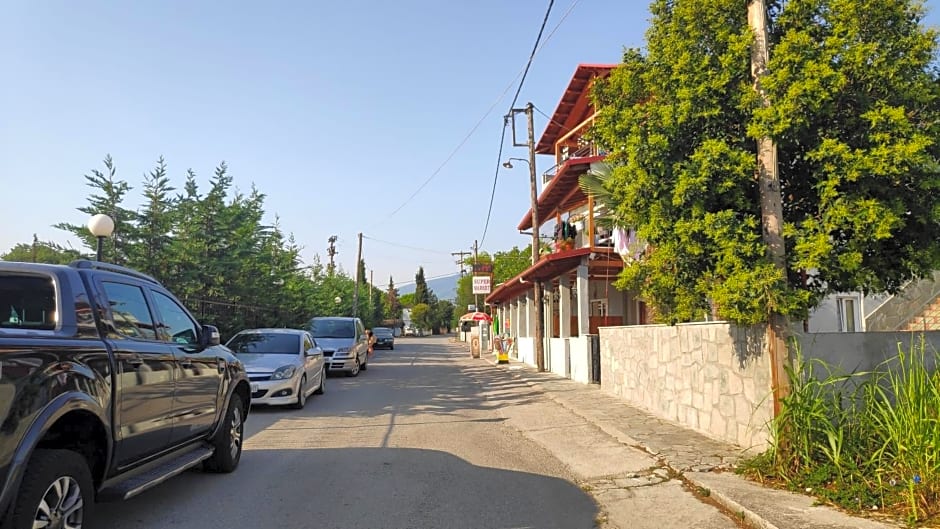 Camping Mitikas and Bungalows