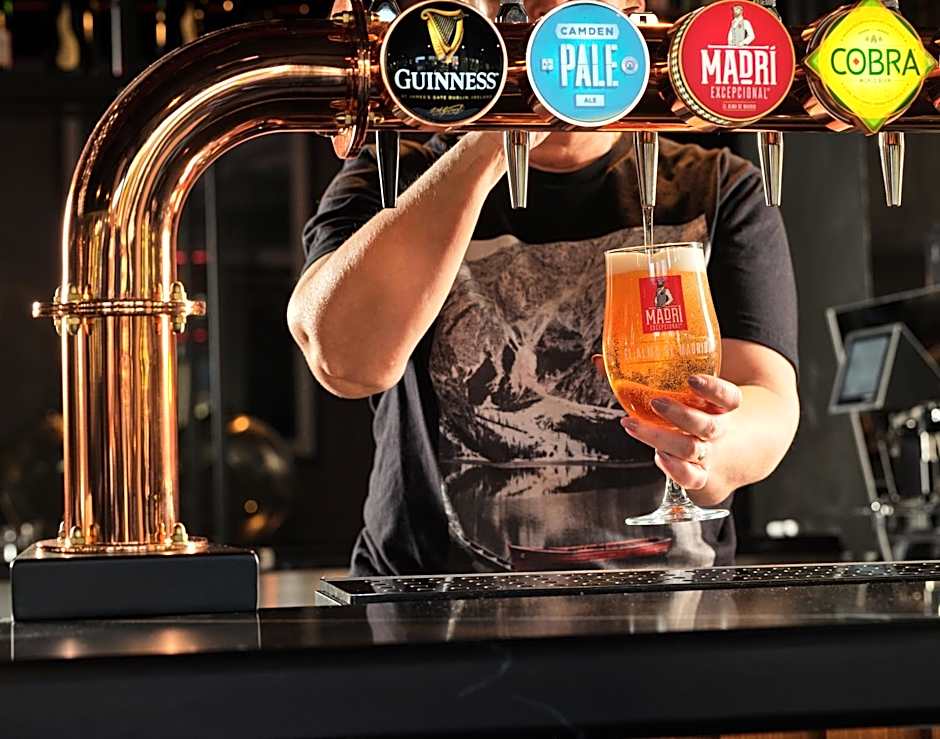 Radisson Red London Gatwick Airport