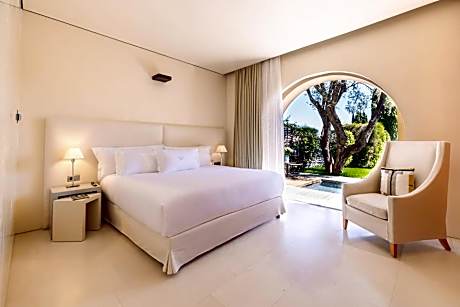 Elegance Suite with private plunge pool