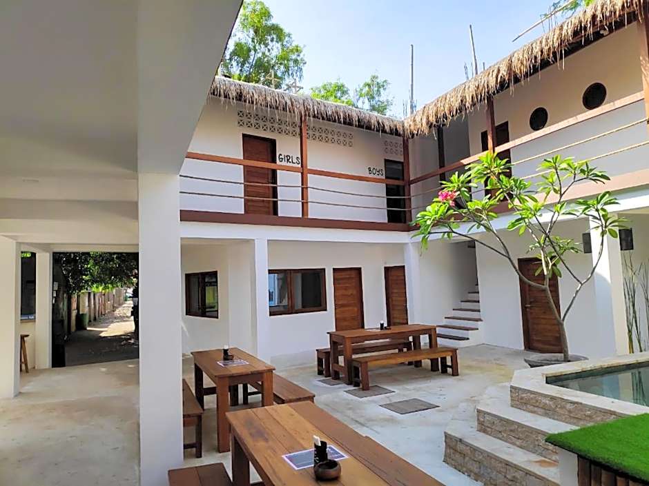 Gili Pirates Dive & BnB