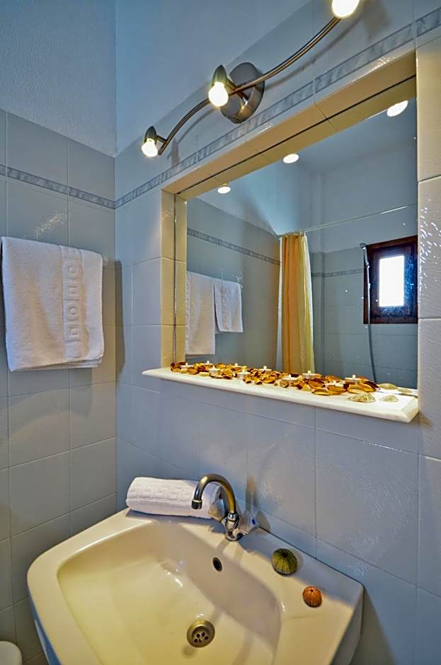 Dilino Hotel Studios