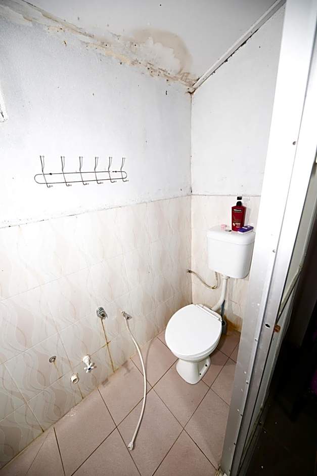 OYO 90915 Ilham Villa