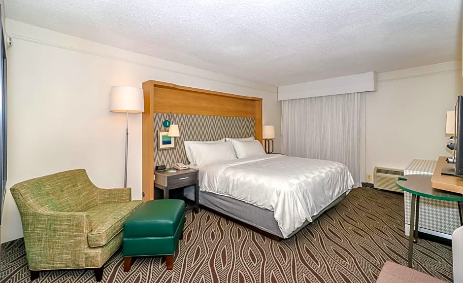 Holiday Inn Oceanfront at Surfside Beach, an IHG Hotel