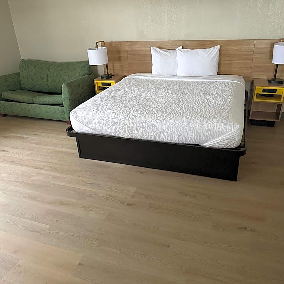 Days Inn by Wyndham Amherst