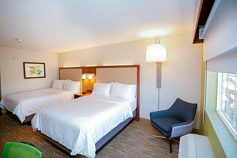 Holiday Inn Express Hotel & Suites Carlsbad By IHG