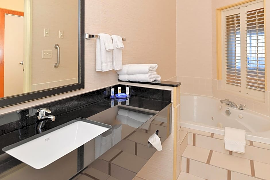 Fairfield Inn & Suites Bloomington