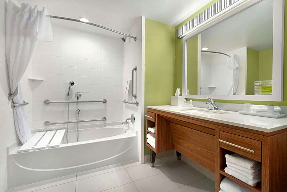 Home2 Suites By Hilton Milwaukee Airport, WI