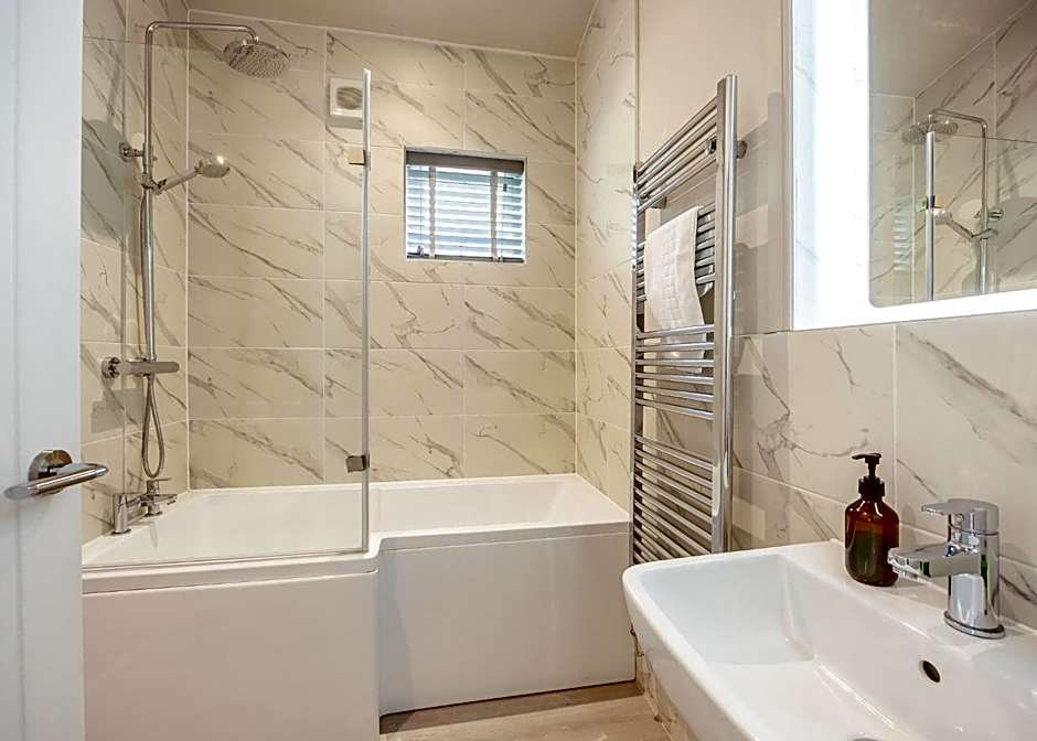 Woodhall Country Park Lodges