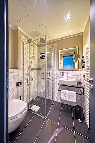 Standard Accessible Room 1 Double Bed