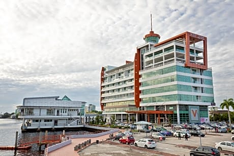 V Plaza Hotel