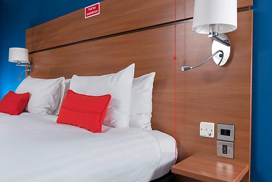 Holiday Inn Express Birmingham Star City By IHG