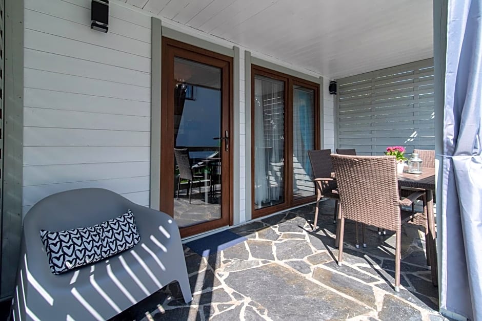 Domki Jelonek - Całoroczne, ogrzewane, klimatyzowane