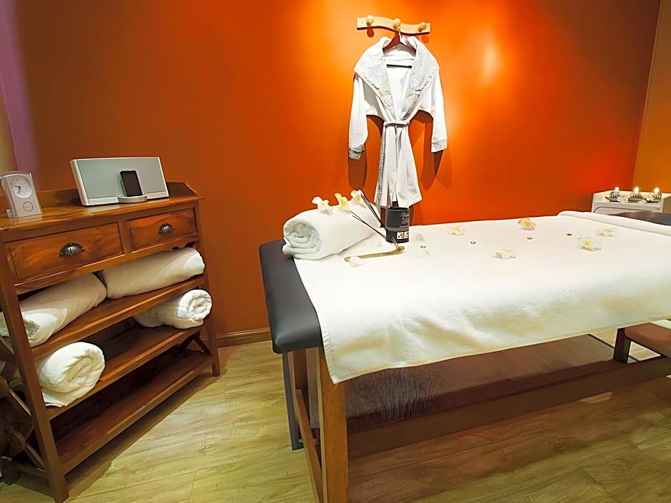 The Gold Crest Hotel