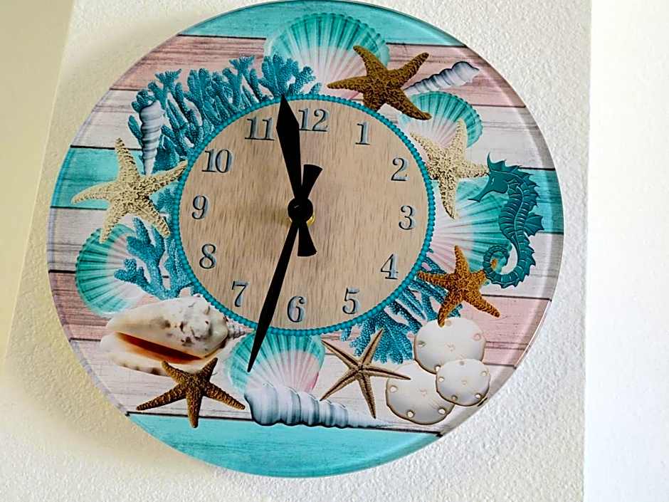 Stunning Oceanfront Condo - The Seashore Hideaway, Wailua Bay View, Unit 208, Kapaa