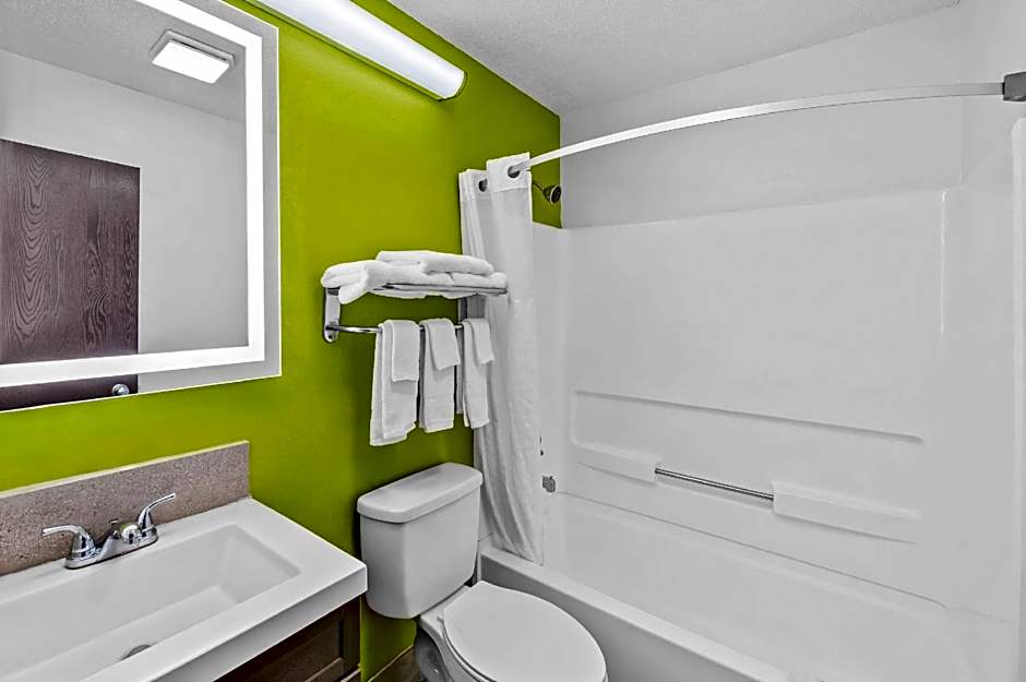 Super 8 by Wyndham Franklin