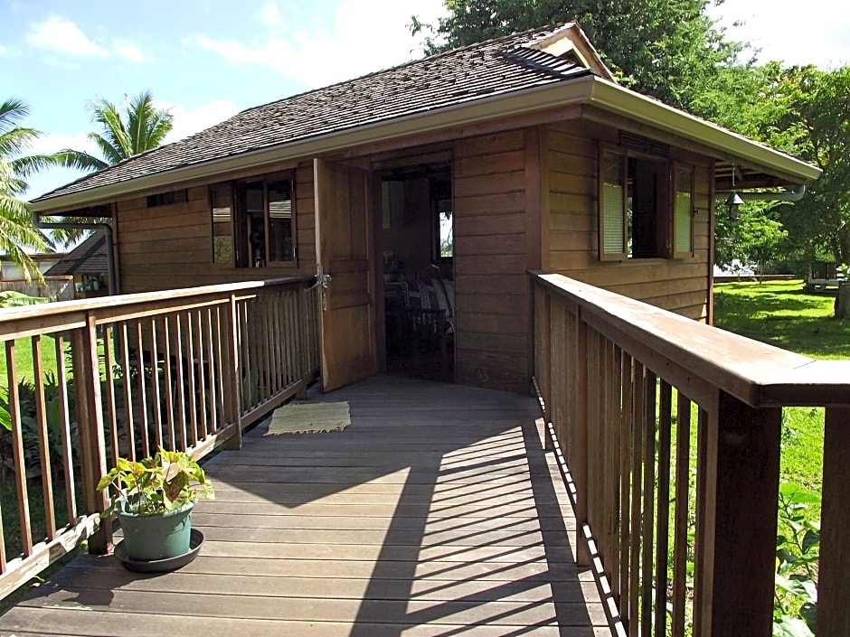 Vaianae Lodge