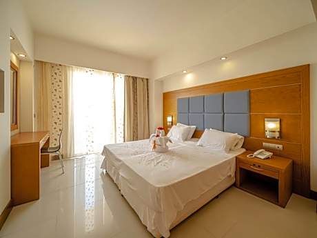 Family Room with Garden View (2 Adults + 1 Child)