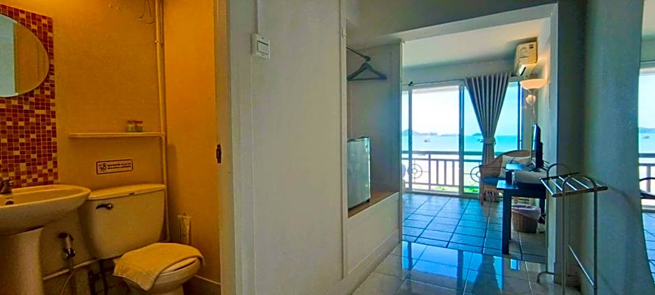 Baan Sattahip by the sea