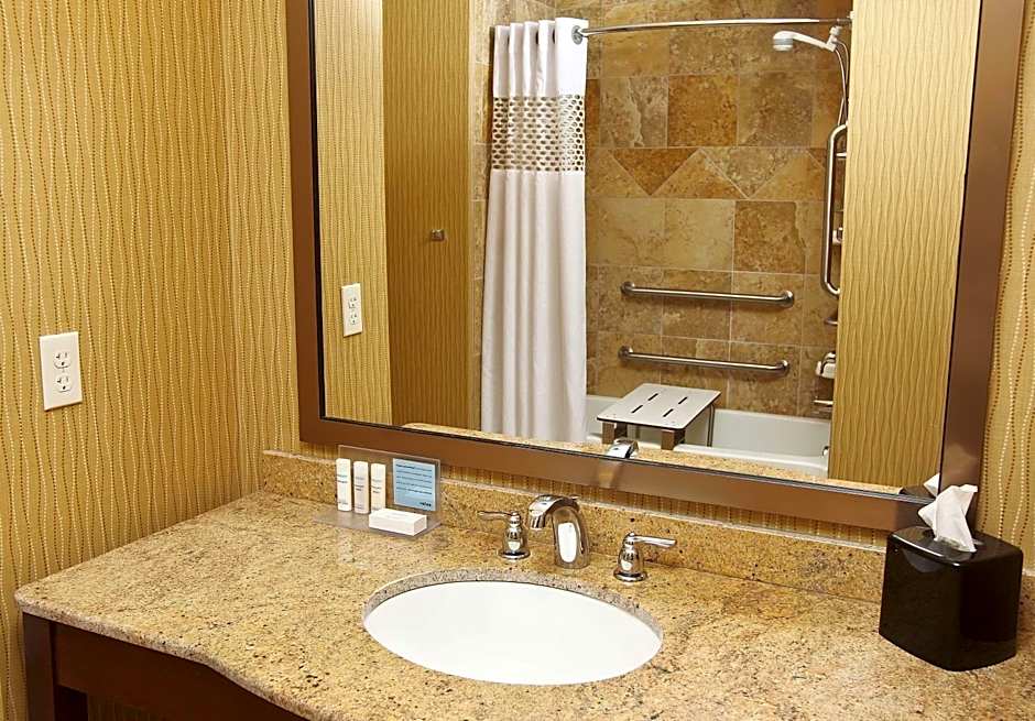 Hampton Inn & Suites by Hilton Fargo Medical Center