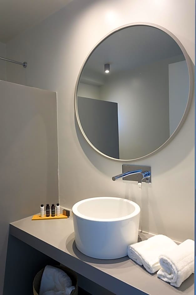 Iliades Luxury Boutique Suites