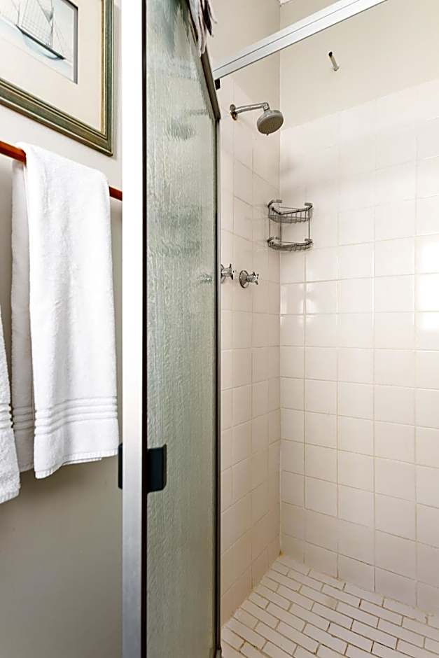 Adventure Pad's by The Farmhouse Hotel