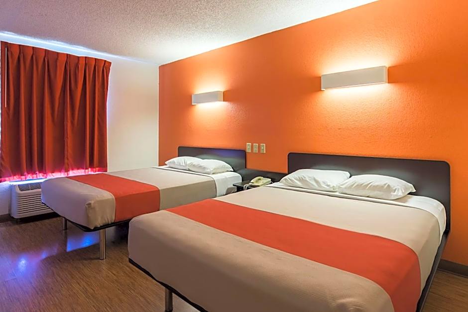 Motel 6-Arkadelphia, AR