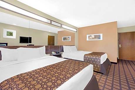 Queen Room with Two Queen Beds - Non-Smoking