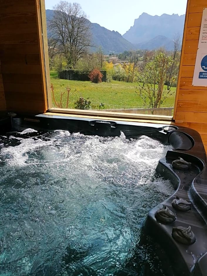 Chambre avec jacuzzi privatif "le pêcher"