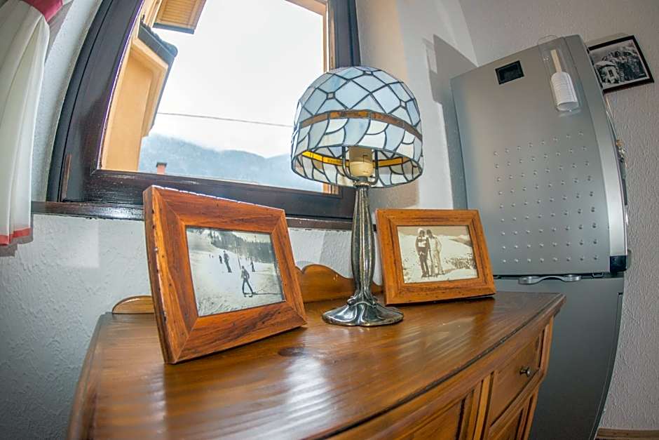 Berghi Hotel and Apartments